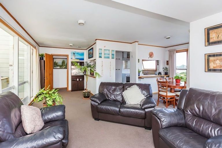 Photo of property in 26 Reef Street, Island Bay, Wellington, 6023