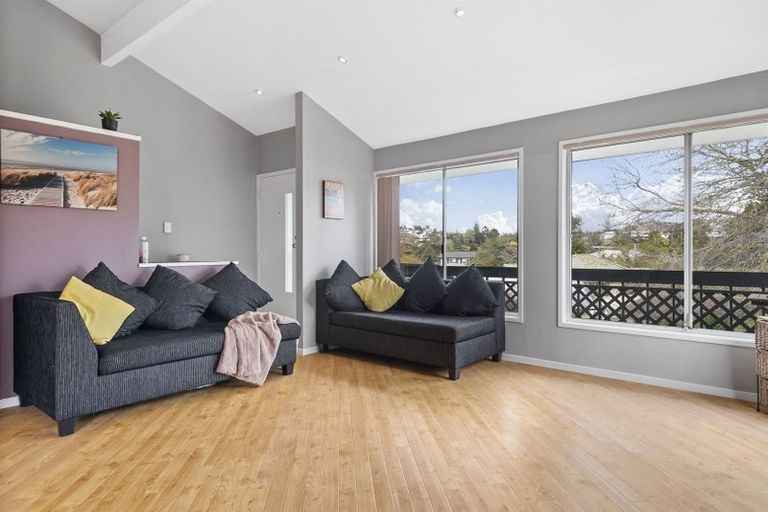 Photo of property in 1/57a Hogans Road, Glenfield, Auckland, 0629