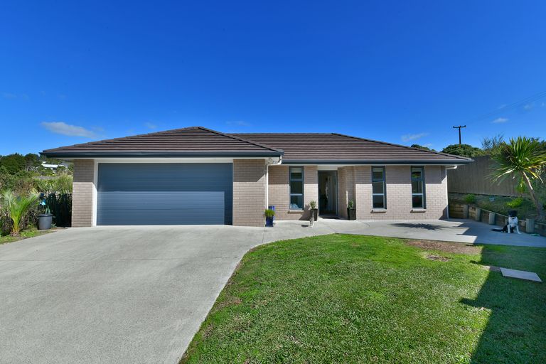 Photo of property in 38 Otanerua Road, Hatfields Beach, Orewa, 0931