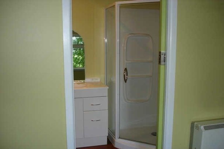 Photo of property in 32 Strowan Road, Strowan, Christchurch, 8052