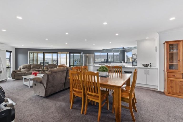 Photo of property in 12 Teppett Place, Foxton Beach, Foxton, 4815