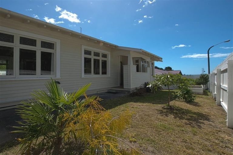 Photo of property in 53 Shakespeare Road, Bluff Hill, Napier, 4110