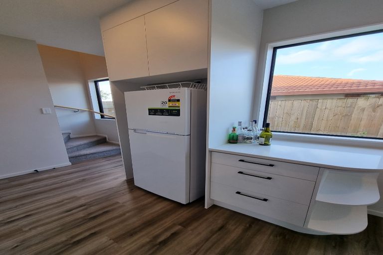 Photo of property in 49c Riverton Drive, Randwick Park, Auckland, 2105