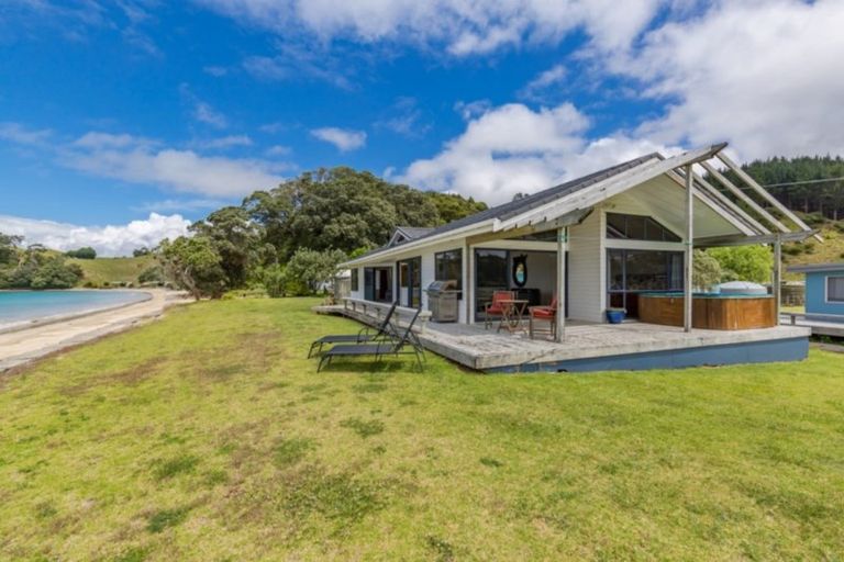 Photo of property in 1 Taiwa Road, Oakura, Hikurangi, 0184