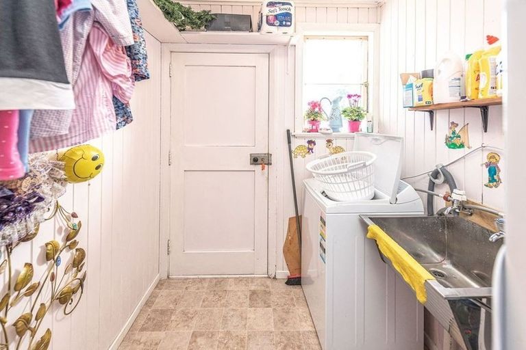 Photo of property in 52 Cuba Street, Marton, 4710