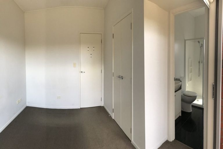 Photo of property in 32a Norcross Avenue, Henderson, Auckland, 0612