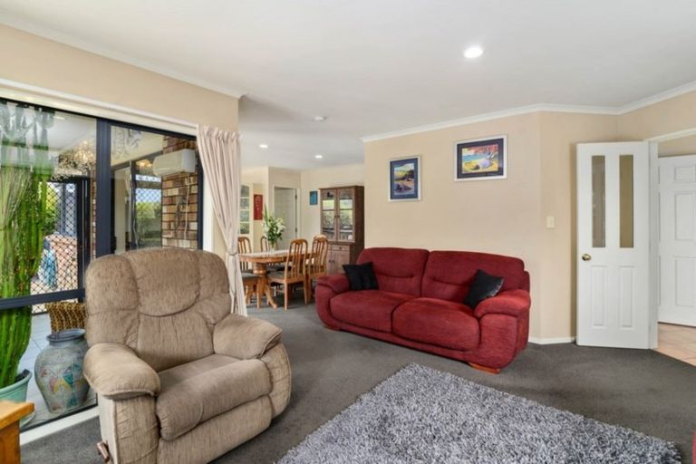 Photo of property in 35 Hoyte Place, Pukehangi, Rotorua, 3015