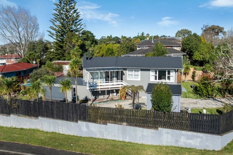 Photo of property in 38 Sunvue Road, Glen Eden, Auckland, 0602