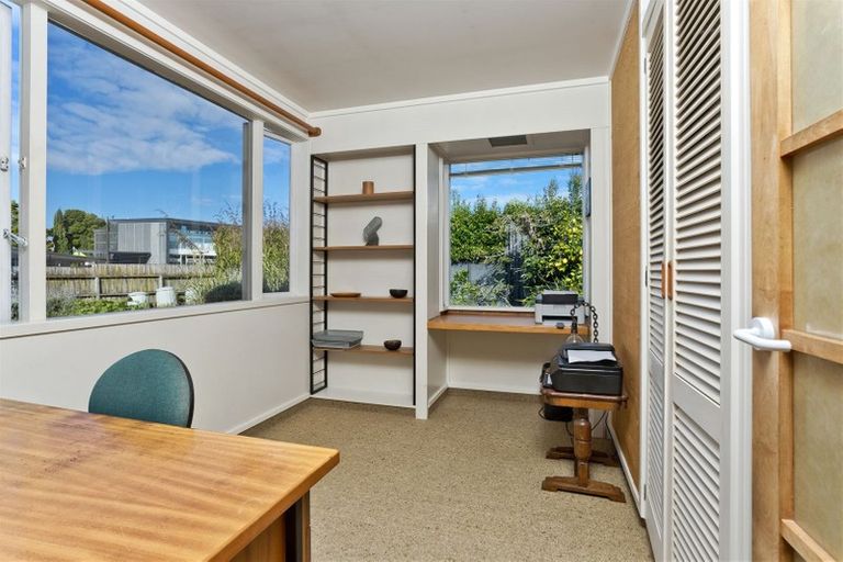 Photo of property in 10 Taharoto Road, Takapuna, Auckland, 0622