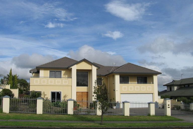 Photo of property in 38 Somerville Road, Shelly Park, Auckland, 2014