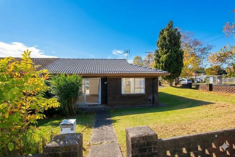 Photo of property in 3/13 Seabrook Avenue, New Lynn, Auckland, 0600
