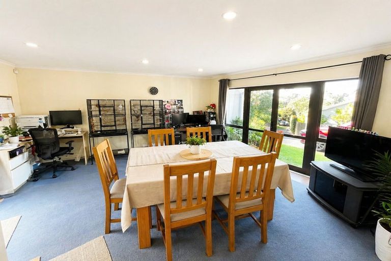 Photo of property in 30 Langana Avenue, Browns Bay, Auckland, 0630