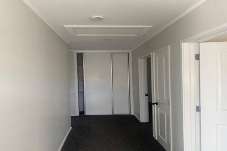 Photo of property in 26 Ranui Avenue, Ranui, Auckland, 0612
