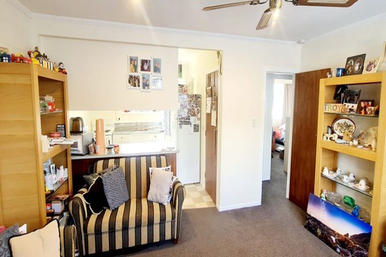 Photo of property in 10/10 Rawson Street, Tawa, Wellington, 5028