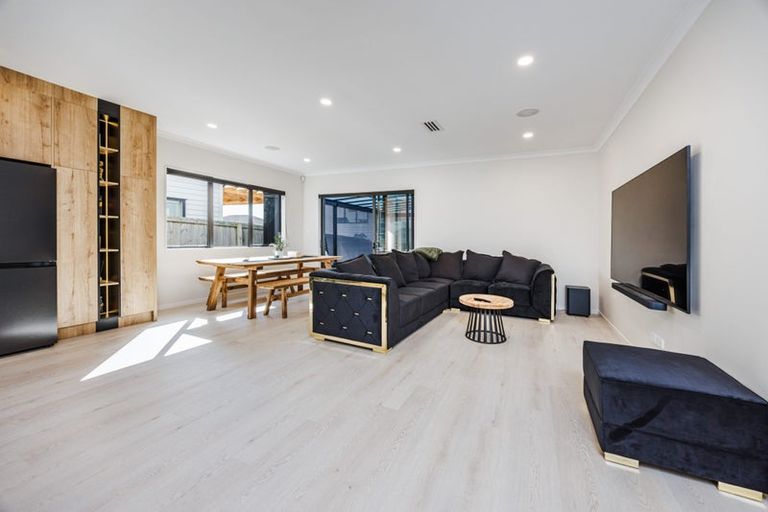 Photo of property in 74 Tir Conaill Avenue, Flat Bush, Auckland, 2019