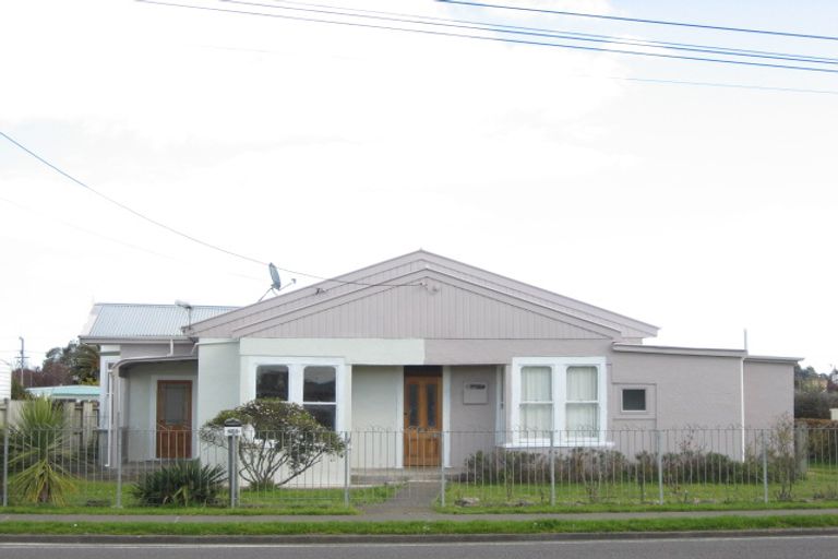 Photo of property in 161 Bridge Street, Bulls, 4818