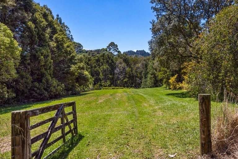 Photo of property in 997 Woodcocks Road, Kaipara Flats, Warkworth, 0981