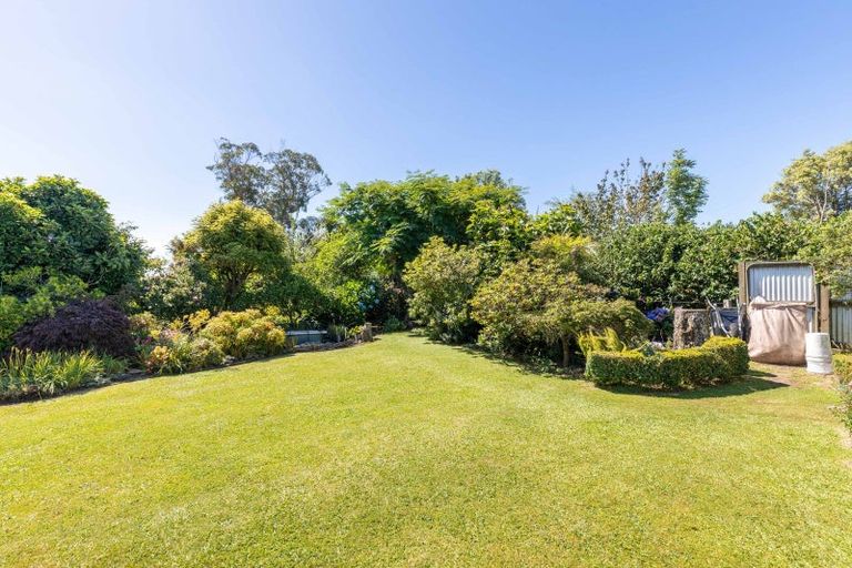 Photo of property in 30 Takiroa Street, Urenui, 4375