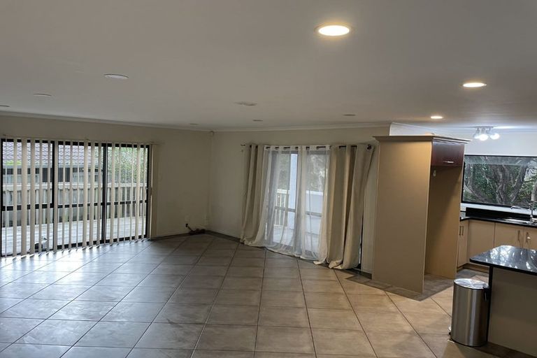 Photo of property in 89a Mt Lebanon Crescent, The Gardens, Auckland, 2105