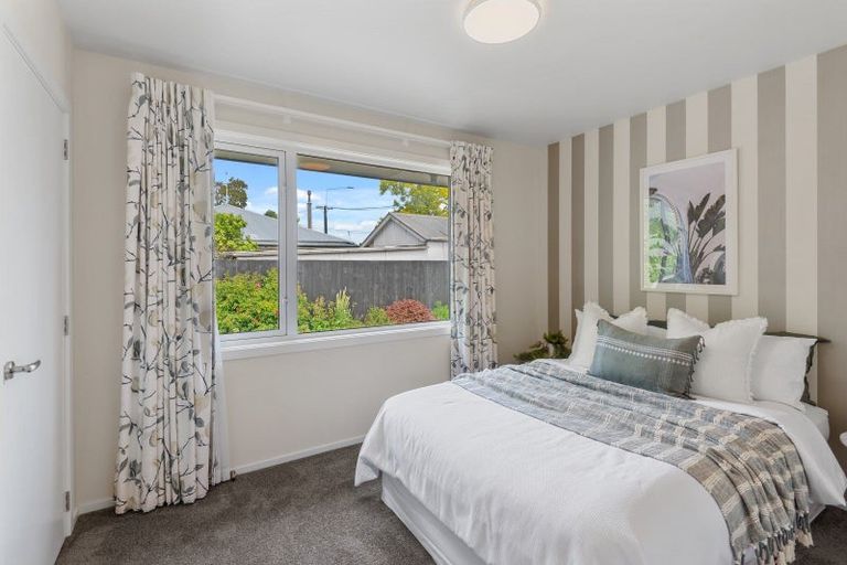 Photo of property in 12 Searells Road, Strowan, Christchurch, 8052