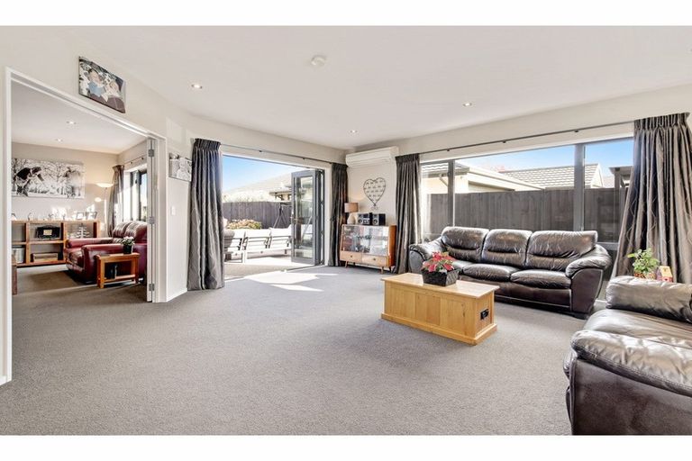 Photo of property in 16 Hampstead Close, Rangiora, 7400