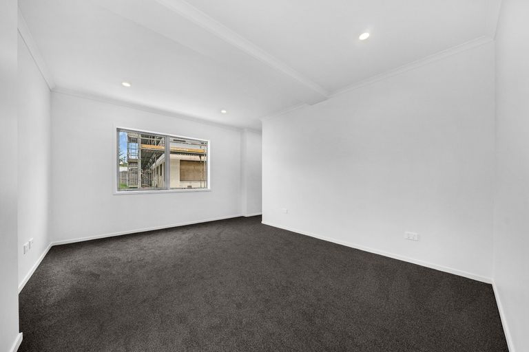 Photo of property in 5 Frank Evans Place, Henderson, Auckland, 0610