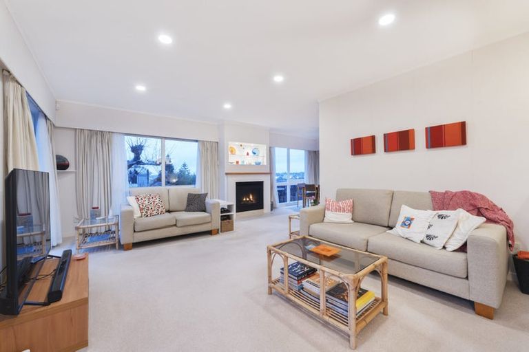 Photo of property in 51 Spence Road, Henderson, Auckland, 0612