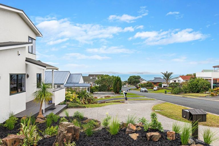 Photo of property in 19 Merehai Place, Snells Beach, 0920