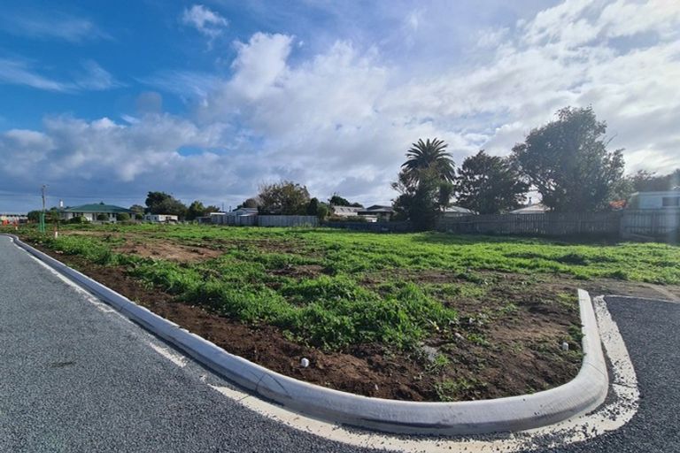 Photo of property in 81 Whitcombe Road, Opunake, 4616