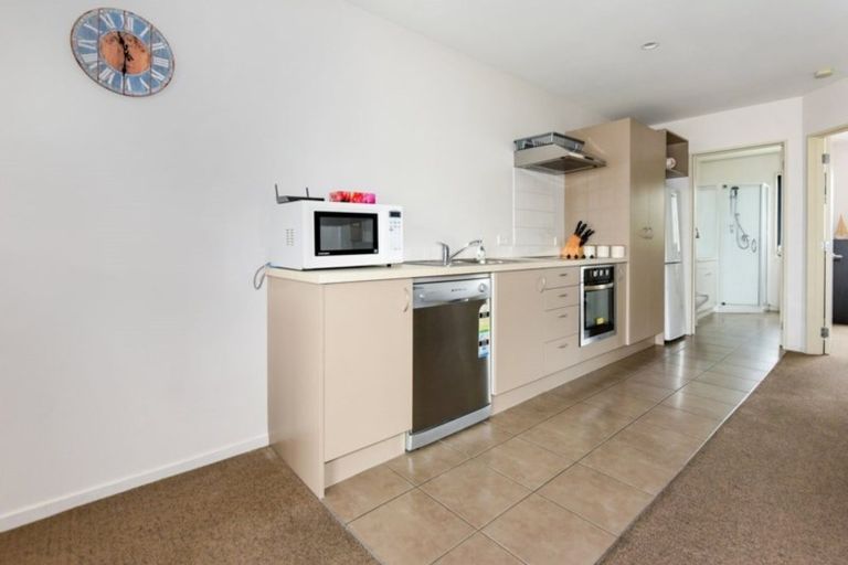 Photo of property in 3/75 Thackeray Place, Waltham, Christchurch, 8023