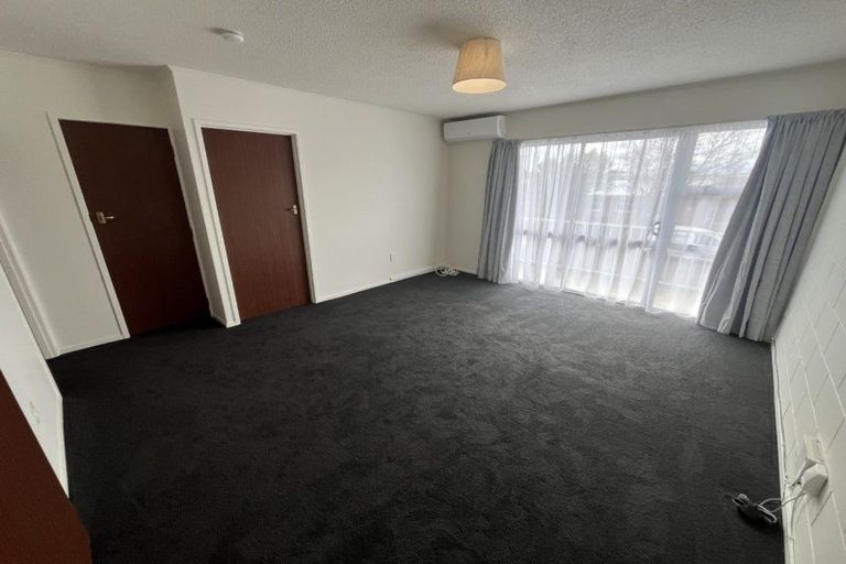 Photo of property in 6 Tiraumea Street, Palmerston North, 4410