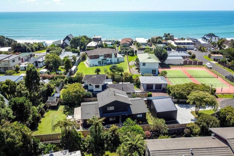 Photo of property in 23 Linda Street, Oakura, 4314