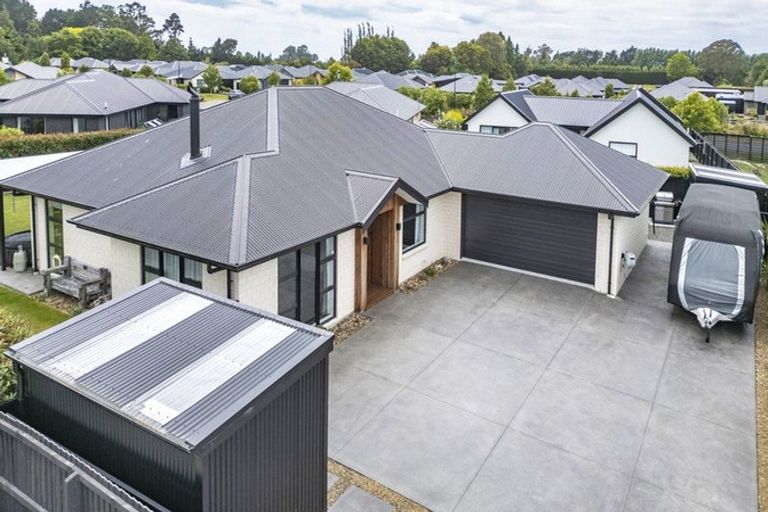 Photo of property in 80 Petries Road, Woodend, 7610