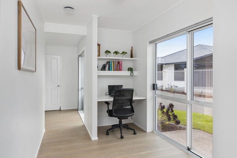 Photo of property in 3 Lakeside Drive, Orewa, 0931