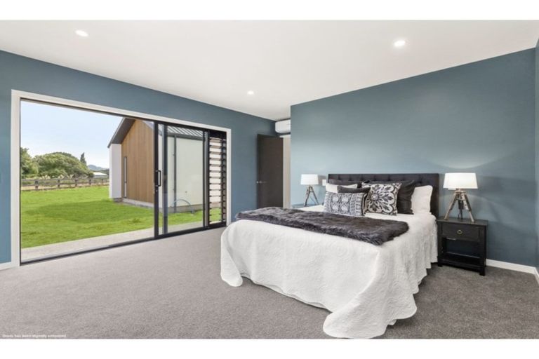 Photo of property in 35 Mike Smith Drive, Cambridge, 3434