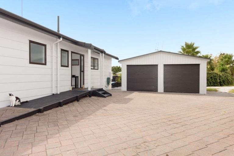 Photo of property in 35b Lyn Grove, Papamoa Beach, Papamoa, 3118