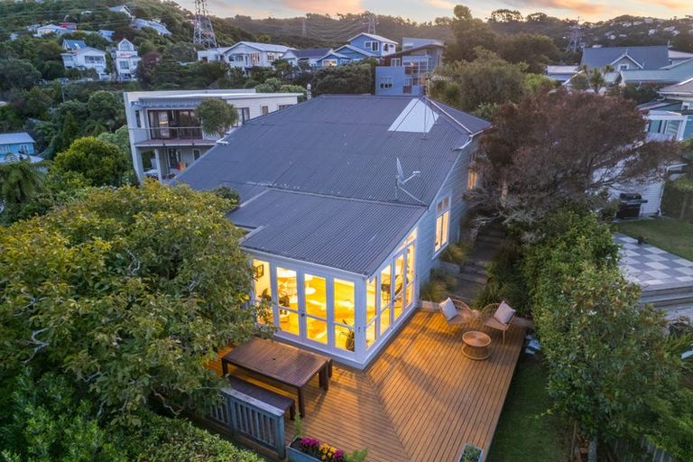 Photo of property in 28 Mortimer Terrace, Aro Valley, Wellington, 6021