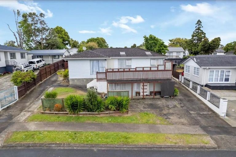 Photo of property in 34 Burbank Avenue, Manurewa, Auckland, 2102