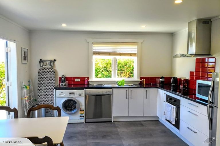 Photo of property in 339c Devon Street West, New Plymouth, 4310