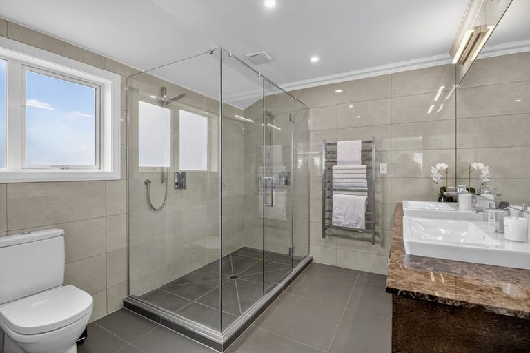 Photo of property in 27 St Michaels Avenue, Point Chevalier, Auckland, 1022