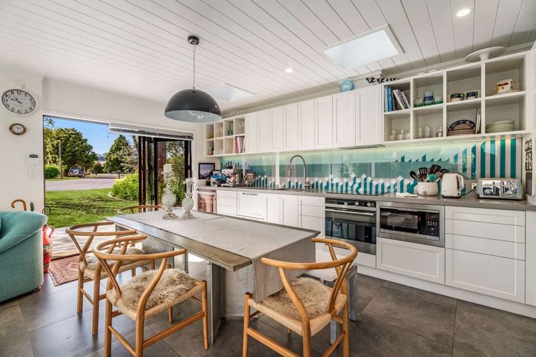 Photo of property in 6 Endeavour Place, Cooks Beach, Whitianga, 3591