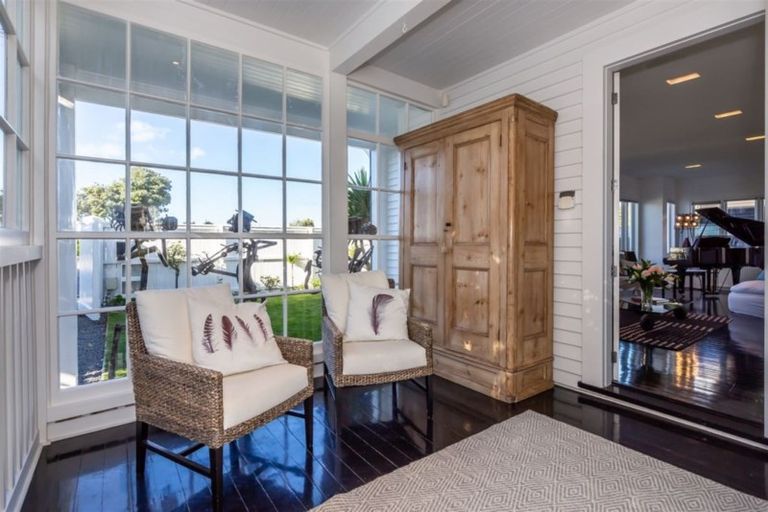 Photo of property in 100 Esplanade, Sumner, Christchurch, 8081