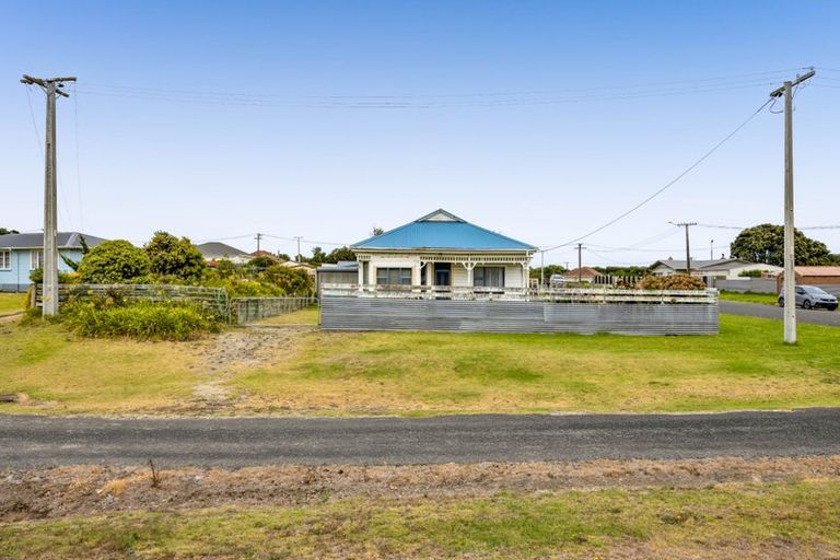Photo of property in 11 Suffolk Street, Patea, 4520