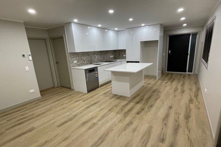 Photo of property in 16 Walworth Avenue, Pakuranga Heights, Auckland, 2010