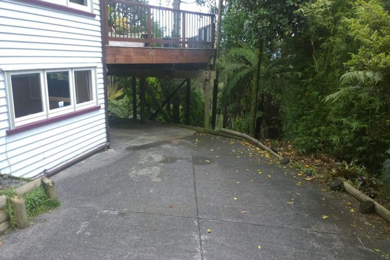 Photo of property in 12 Tawini Road, Titirangi, Auckland, 0604