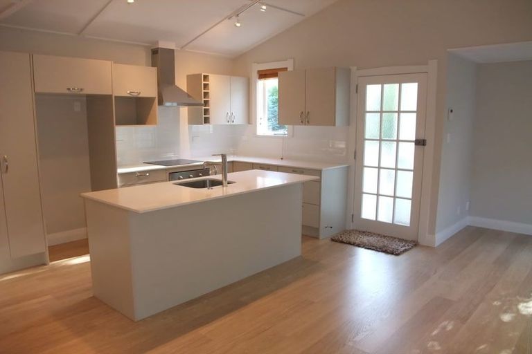 Photo of property in 2/52 Richmond Avenue, Northcote Point, Auckland, 0627