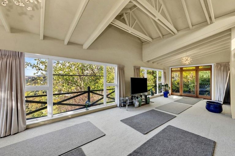 Photo of property in 1077 Dyers Pass Road, Governors Bay, 8971