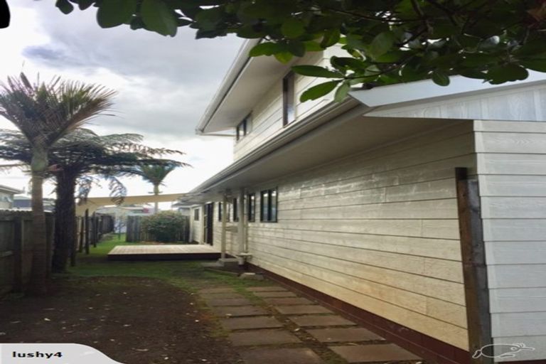 Photo of property in 2/2 Wolfe Street, Regent, Whangarei, 0112