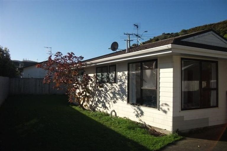 Photo of property in 2/32 Eldon Grove, Taita, Lower Hutt, 5019