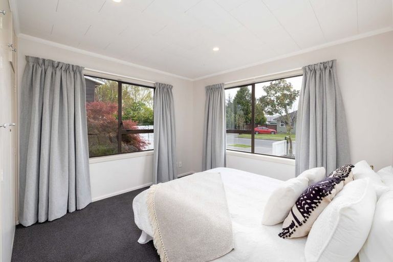 Photo of property in 60 Niven Street, Avondale, Christchurch, 8061